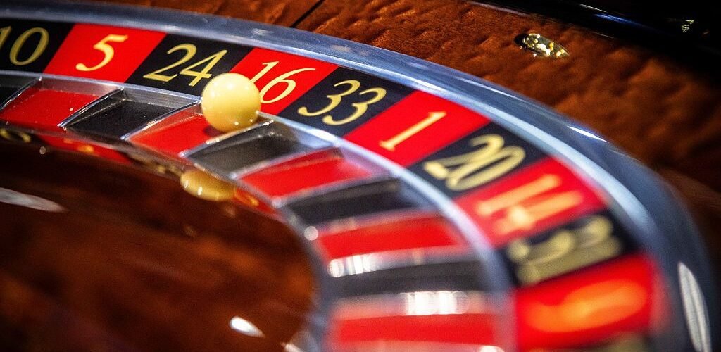 Live Roulette Wheel Control Myths, Physics Reality, and Fast Payout Casino Dynamics